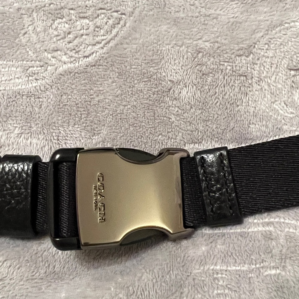 COACH & Peanuts Collaboration Leather Medium cross body or waist pack, like new. - Picture 7 of 8